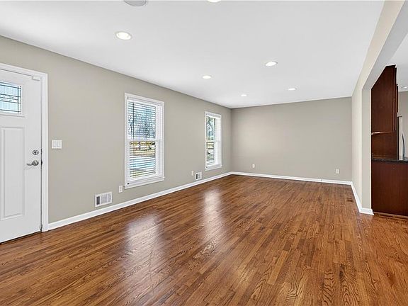 5th image of 3024 Sumac Dr