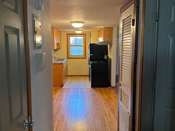 3rd image of 3254 Bloomington Ave