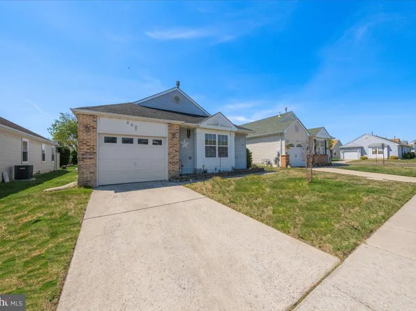 662 Barbados Dr, Williamstown, NJ 08094