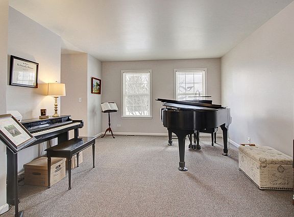 3rd image of 326 N Jubilee Ct