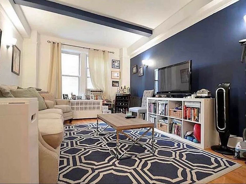 2nd image of 200 W 70th St APT 14M