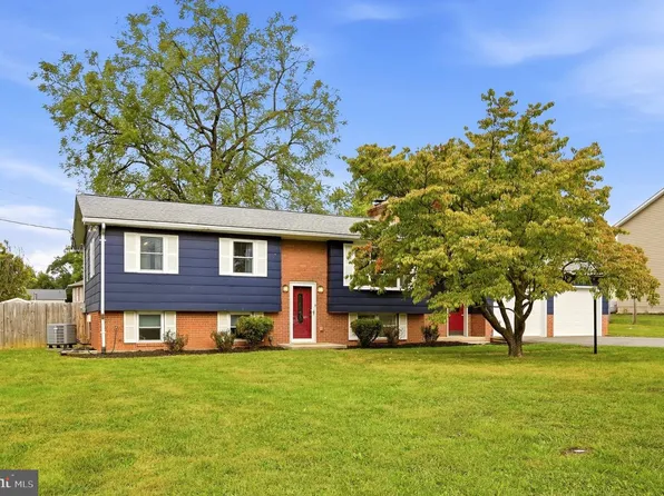 175 Pointer Way, Inwood, WV 25428
