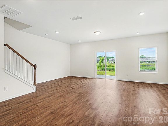 3rd image of 5222 Maynard Hill Dr