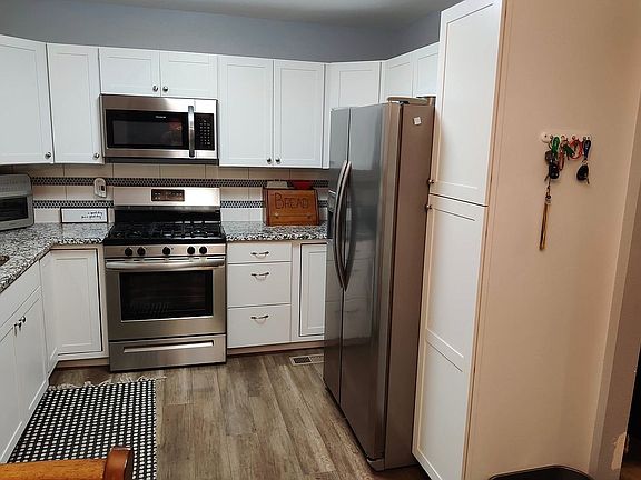 3rd image of 2708 Wildrose St