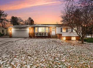 5560 Greenboro Dr SE, Kentwood, MI