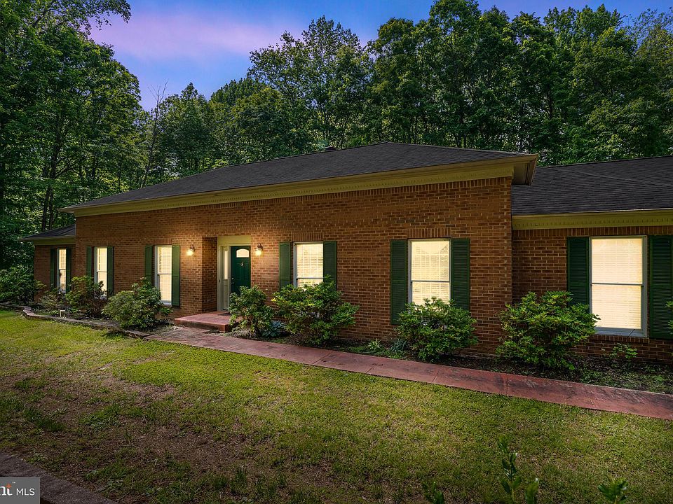 1st image of 8102 Waterford Dr