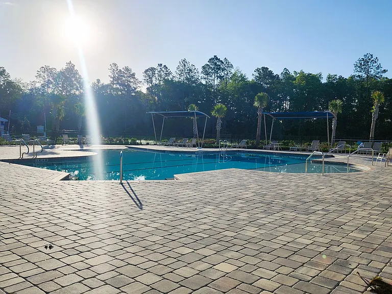 37 Temple Dr — Photo 23