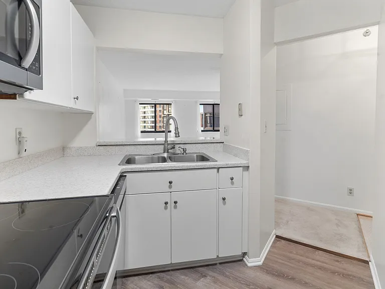 900 N Stafford St #1510 — Photo 8