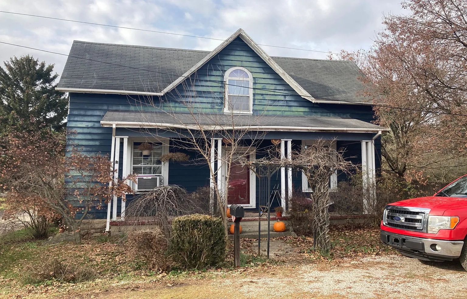 131 Oak St photo 1