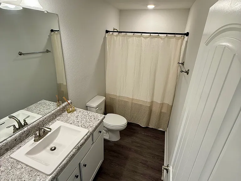 23257 Ridgewood Dr — Photo 3