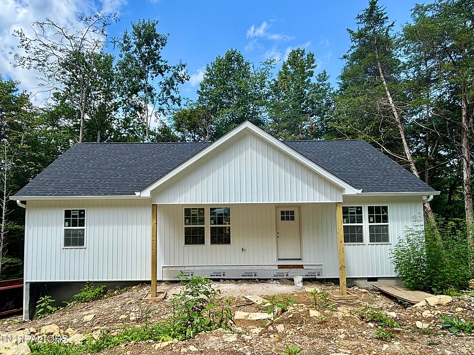 1st image of 129 Lynn Dr
