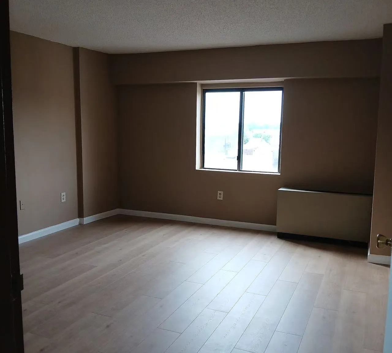 1 bed, 756 sqft, $1,980 — Photo 4