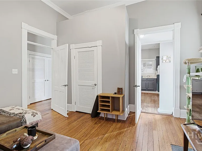 2308 Barnard St — Photo 17