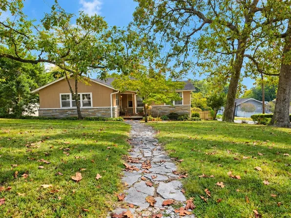1008 S Crest Rd, Rossville, GA 30741