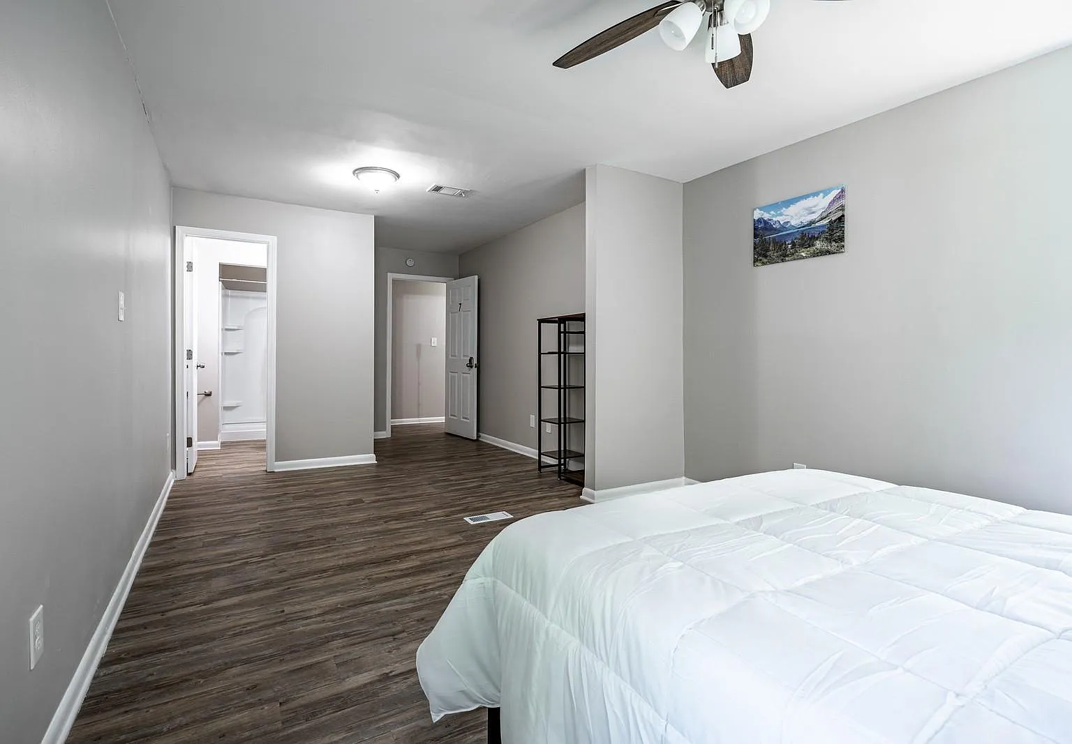 4 bed, 4.0 bath, 1481 sqft, $1,014 — Photo 2