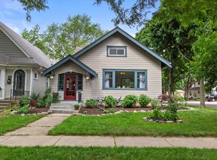 2577 N 69th St, Wauwatosa, WI 53213