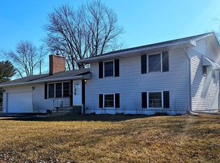 3158 72nd St E, Inver Grove Heights, MN 55076