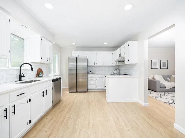 2657 Mellowbrook St, Columbus, OH 43232