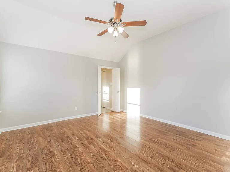 25 Oakridge Cv — Photo 9