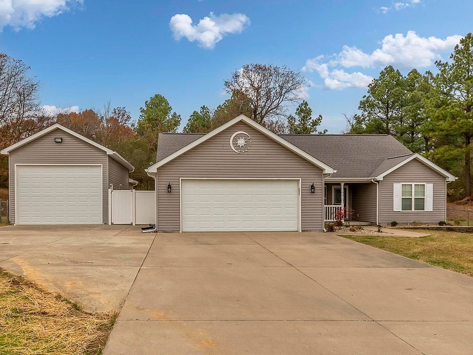 1st image of 200 Olivia Dr