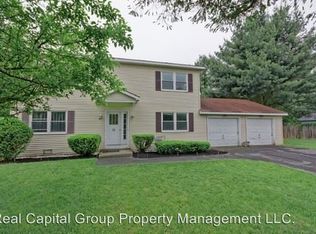 23 Woodridge Cir APT 1, Clifton Park, NY 12065