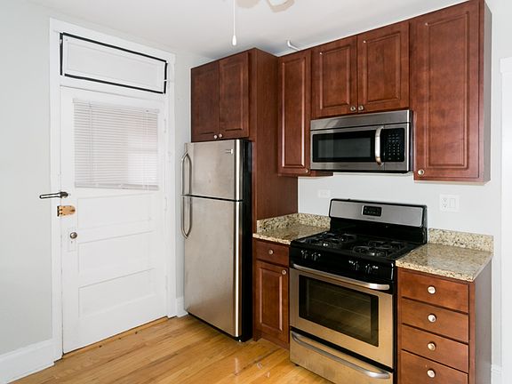 4th image of 2110 W Ainslie St APT 1S