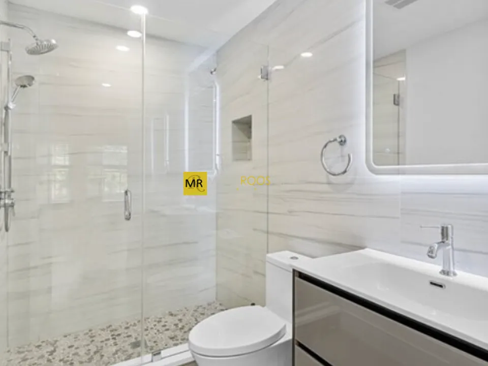 535 Newbury St