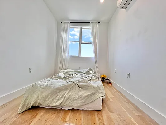 Rented by ERNY LLC | media 21