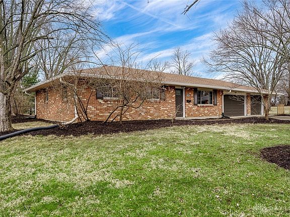 3rd image of 2700 Duxbury Cir