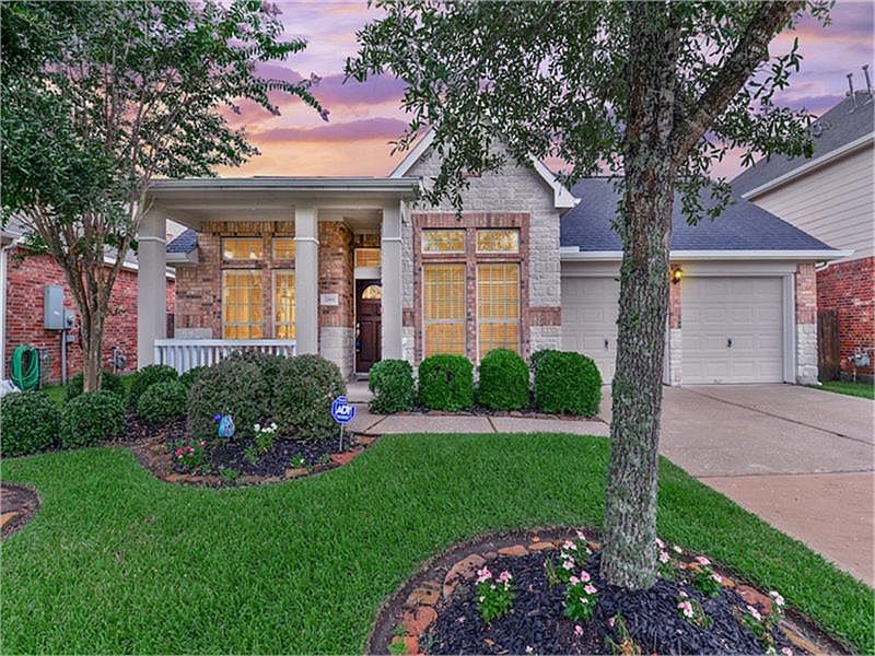 1st image of 2401 Canyon Springs Dr