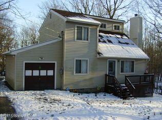 2133 Mallard Ct, Bushkill, PA 18324