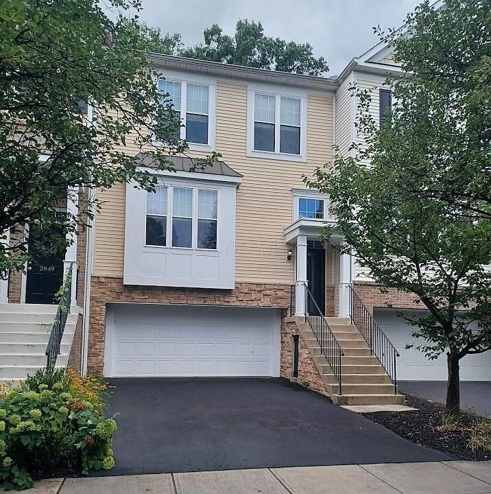 1st image of 2851 Acarie Dr