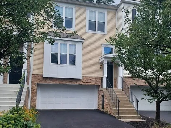 2851 Acarie Dr, Columbus, OH 43219