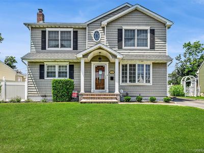 294 Swansdowne Drive, Seaford, NY, 11783