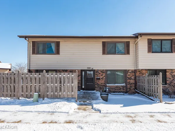 7330 Winthrop Way Unit 18-1, Downers Grove, IL 60516