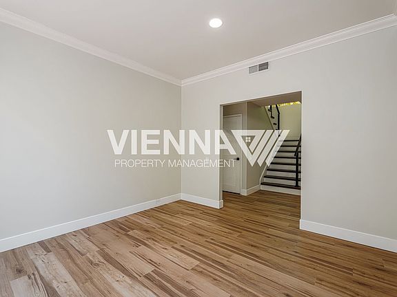 4th image of 340 Wyndgate Rd
