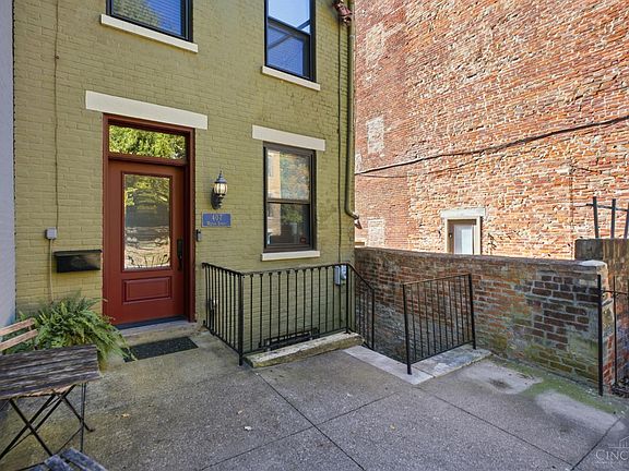 3rd image of 407 Milton St