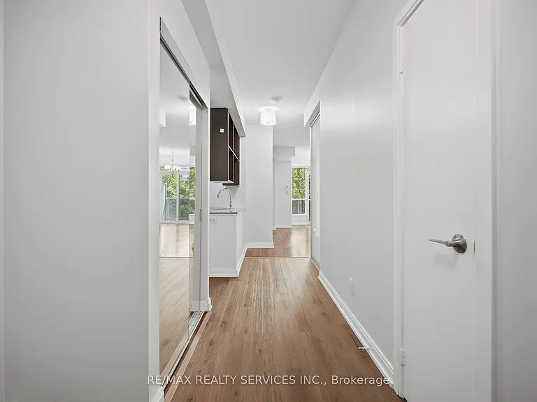 151 Village Green Sq #206 — Photo 7
