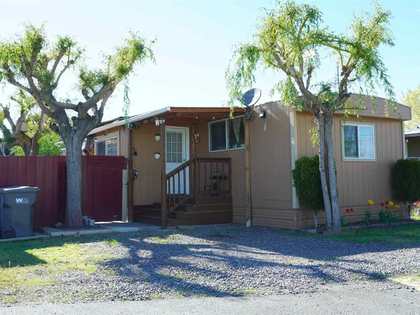 5007 W Clearwater Ave Trailer 34, Kennewick, WA 99336