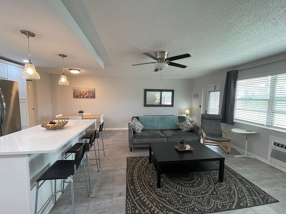 1st image of 334 Markham O #334