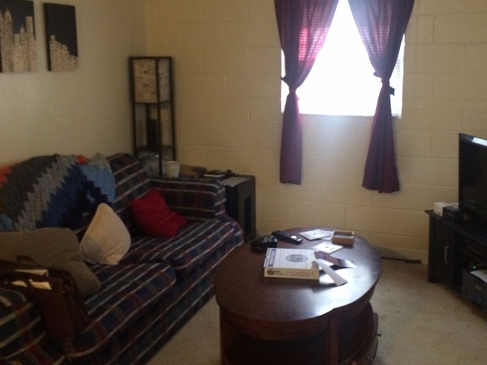 2nd image of 280 Willow Run