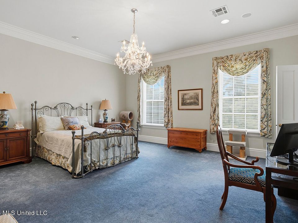 49th image of 147 Chantilly Dr