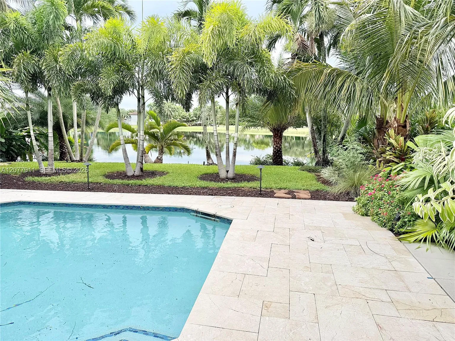 4 bed, 2578 sqft, $6,200 — Photo 3
