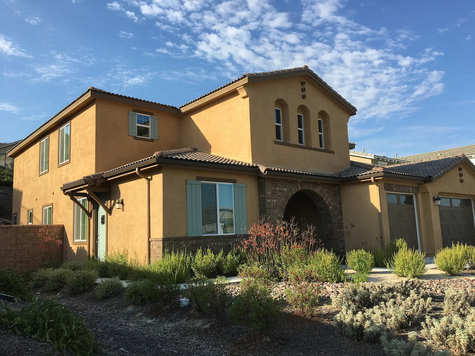 6 bed, 4121 sqft, $5,800 — Photo 2
