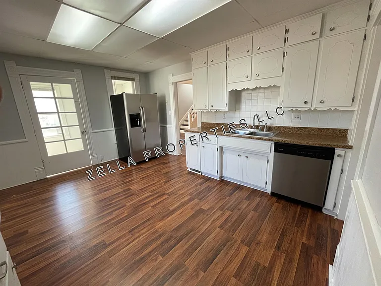 407 E Burgess St — Photo 7