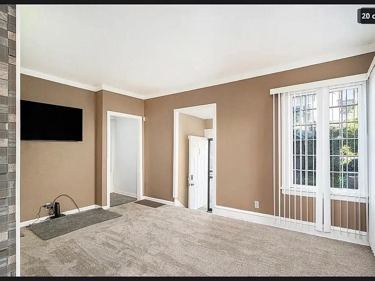 211 Burnham Dr — Photo 16