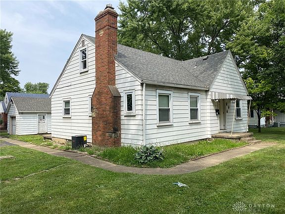 2nd image of 803 E Dorothy Ln