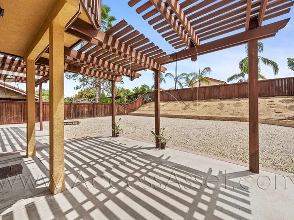 32440 Beechwood Ln, Lake Elsinore, CA 92530