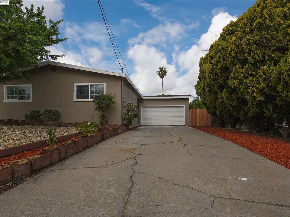 2nd image of 2905 Clearland Cir