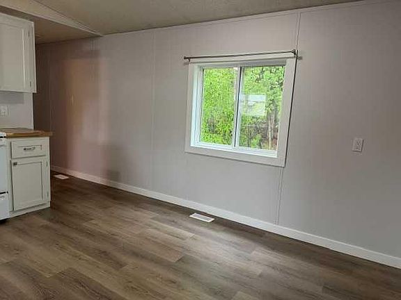 3rd image of 921 11th St